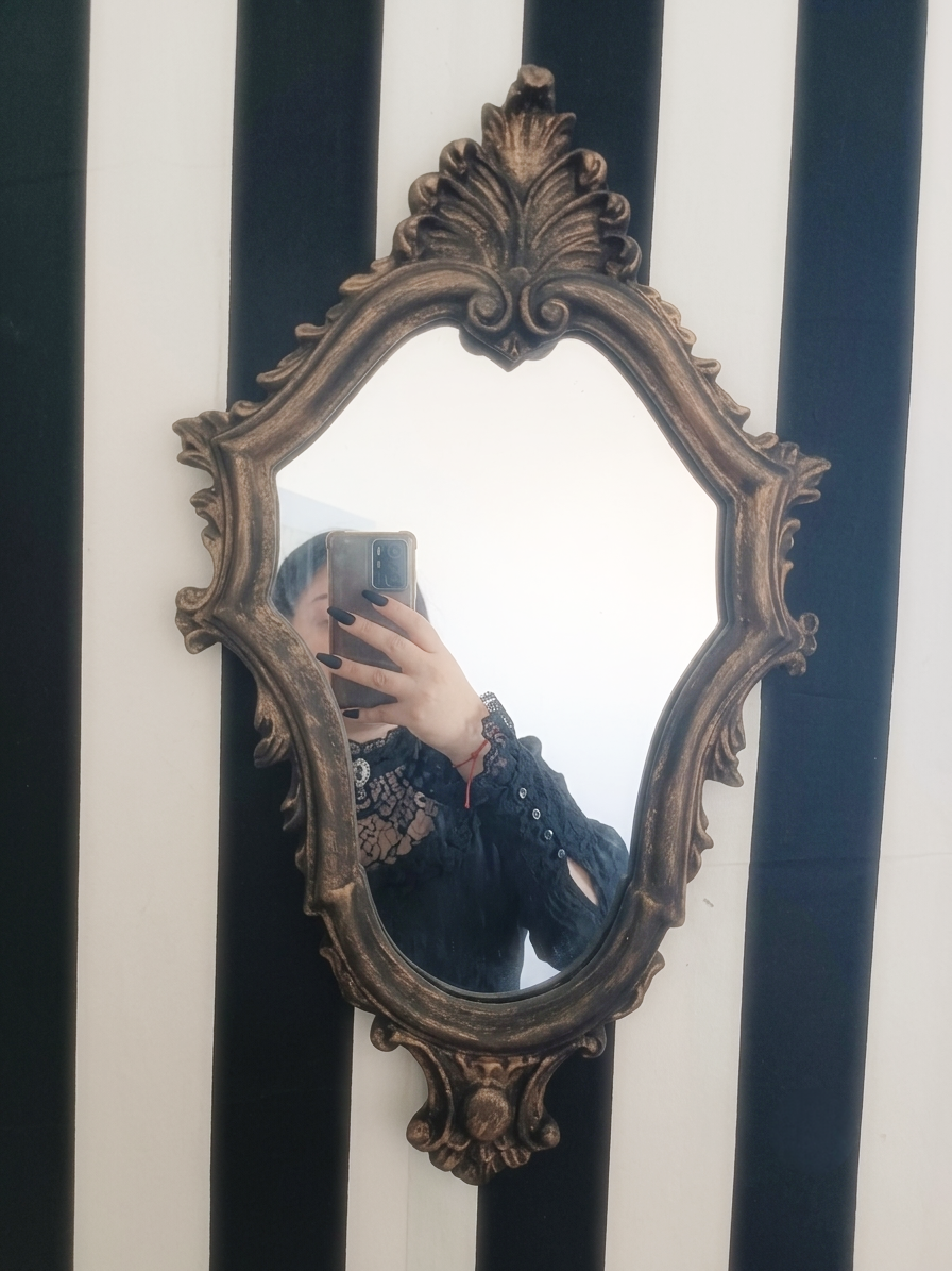 🕯️ Miroir , mon beau miroir 🕯️